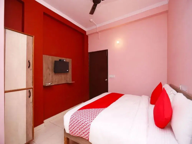 OYO Flagship 14774 Sector 14 Gurgaon