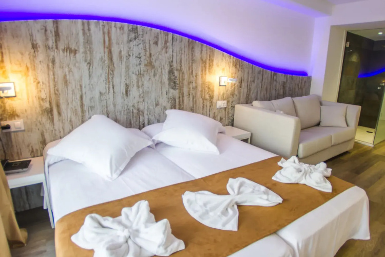 Welikehotel Triton Beach