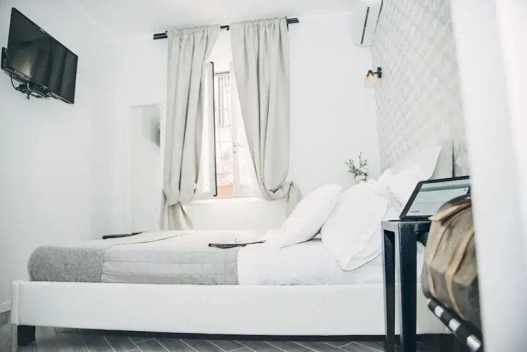 Spagna Rooms