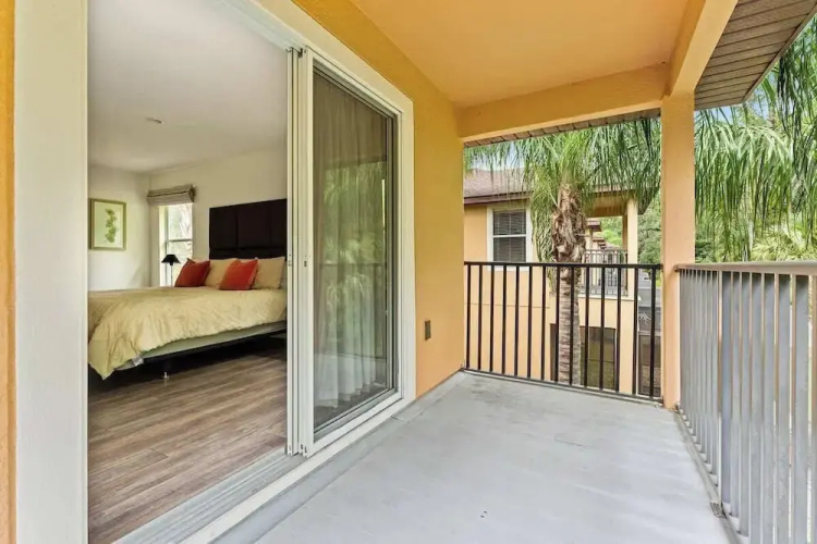 Pet Friendly 4 BR With Hot Tub