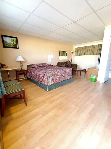 Deluxe Family room