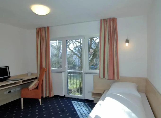 Standard Single room with view