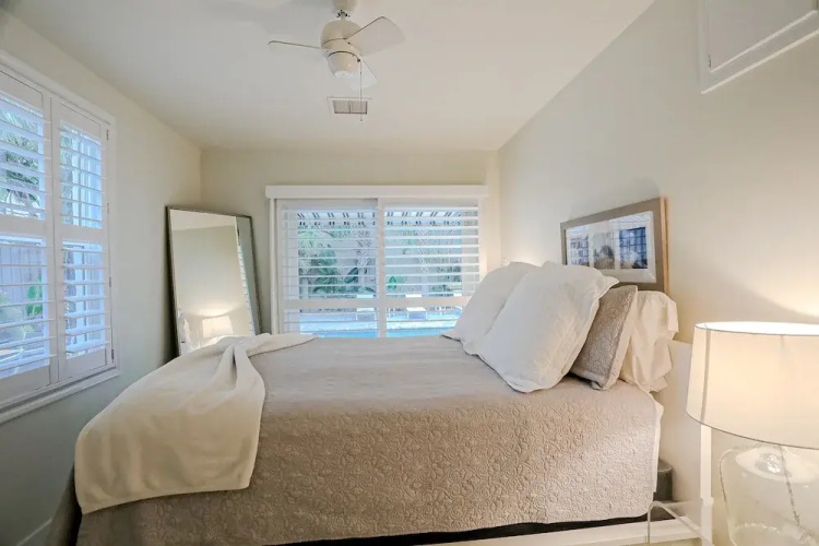 Bright 1940s Beach Cottage With Cabana Plus Private Pool