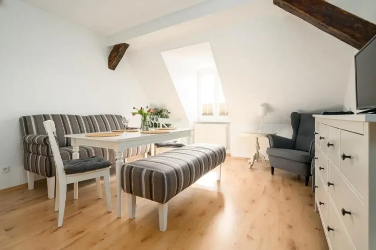 2 Bedrooms Apartment