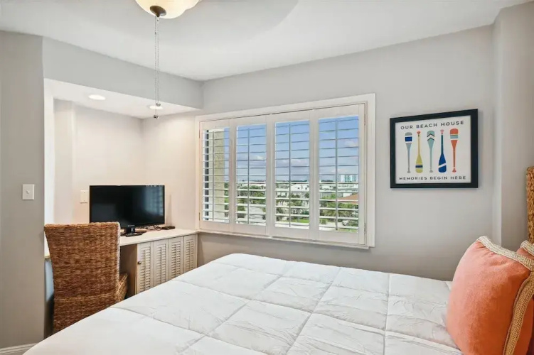 Inlet Reef 419 3 Bedroom Condo by RedAwning