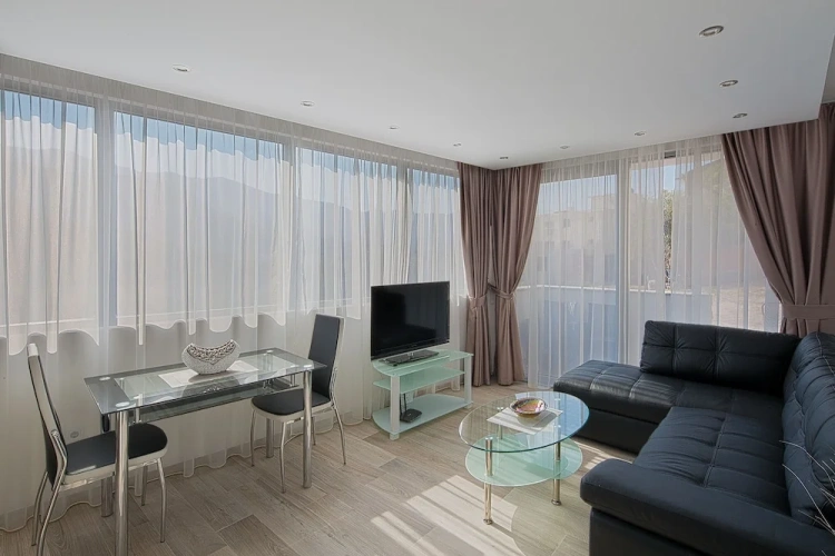 1 Bedroom Apartment with balcony and with mountain view