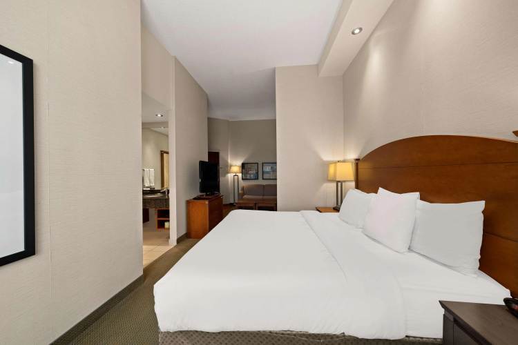 Best Western Plus Orangeville Inn & Suites photo 8