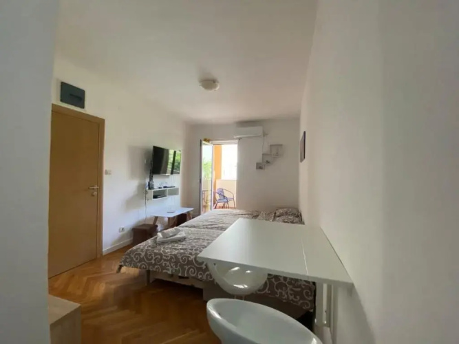 Studio Apartment Hana