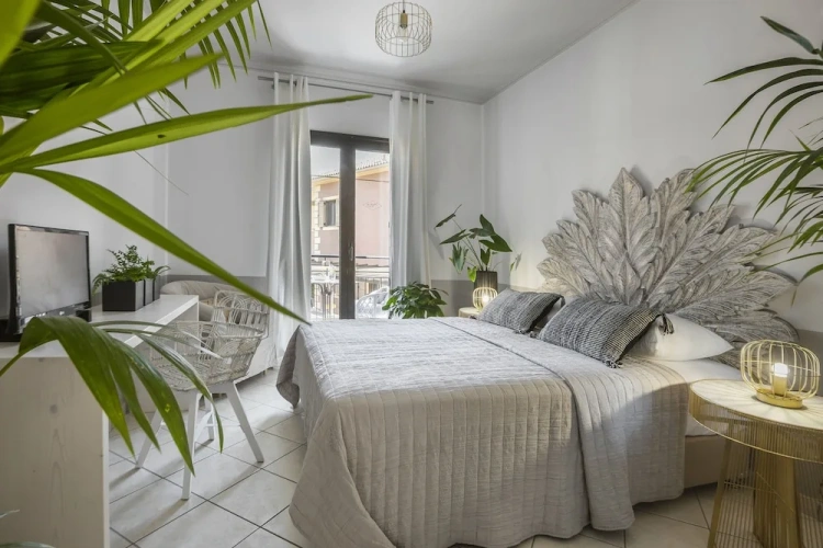 Deluxe room with balcony and with sea view