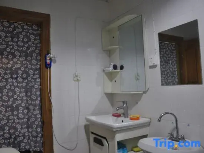 Dujiangyan Zifeiyu Hostel