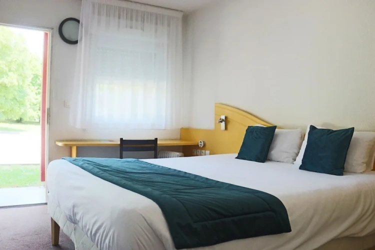 Family Suite with street view