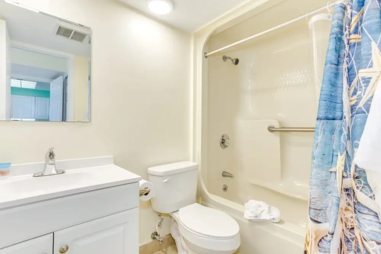3 Bedrooms Standard Triple room with balcony and with ocean view