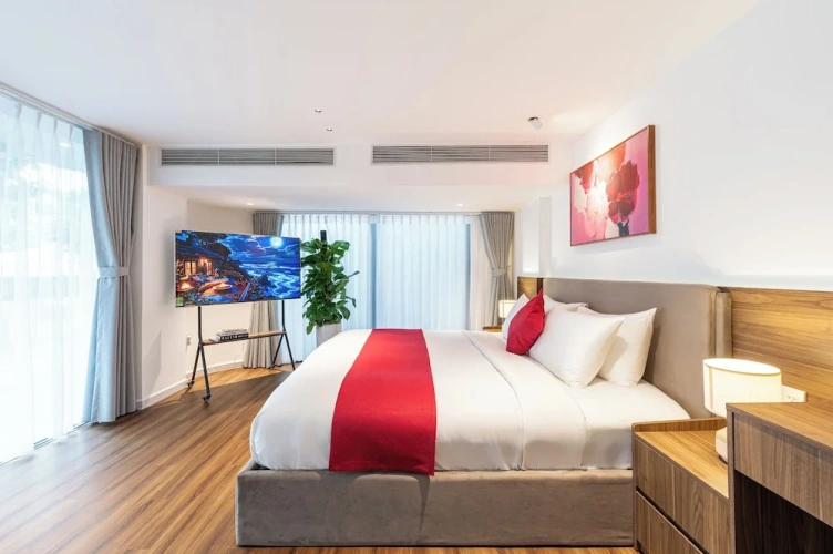 Deluxe Double Suite with city view
