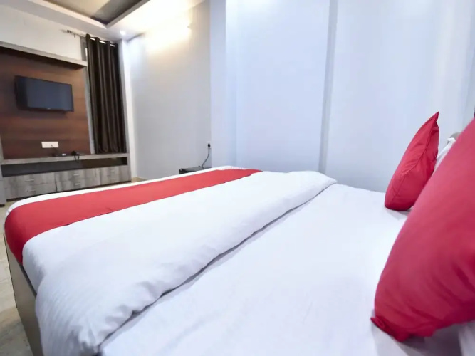 Collection O 12421 Hotel GT View