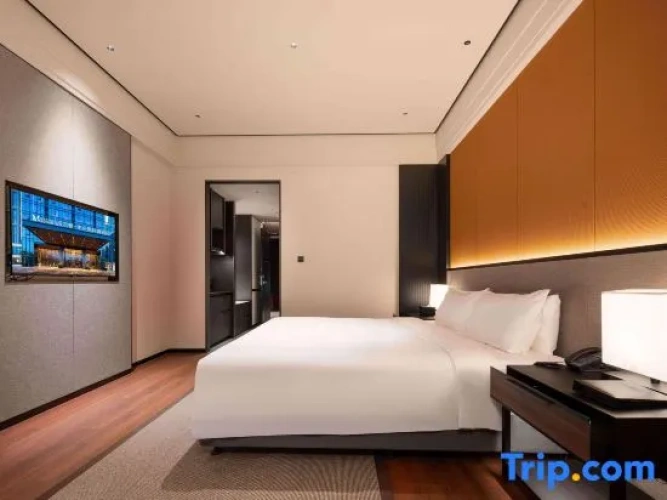 Standard Double room with city view