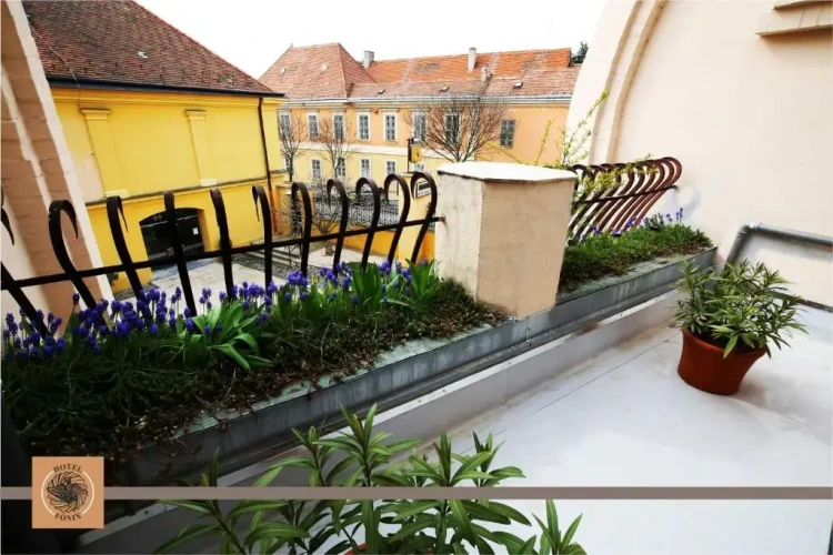 Standard Triple room with balcony