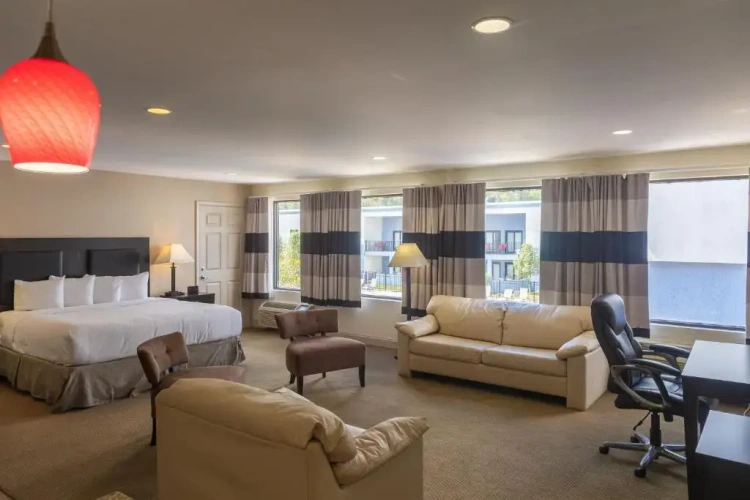 Deluxe Double Suite