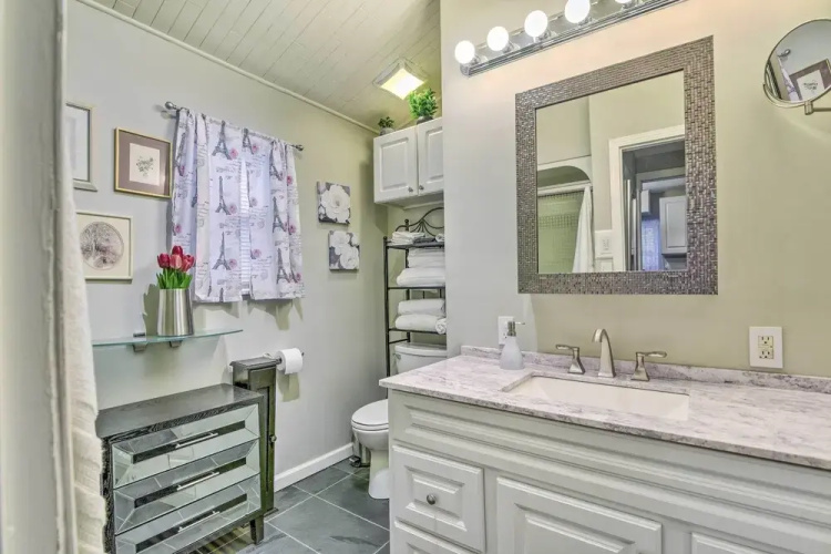 Pet-friendly Taylor Home w/ Backyard Oasis!