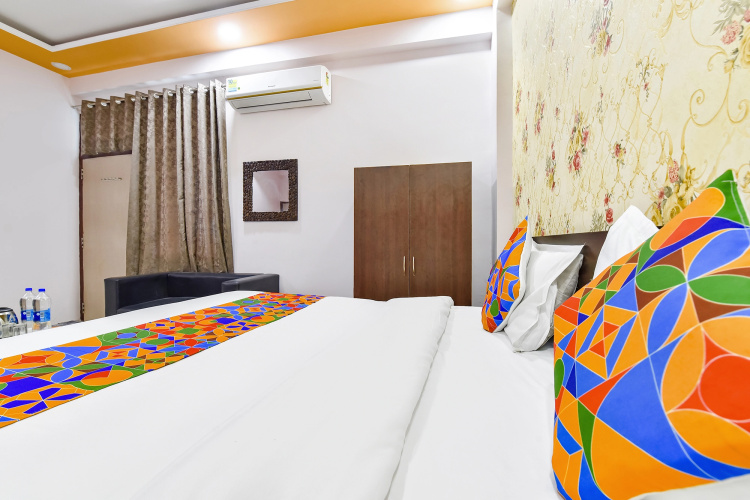 Fabhotel Sarvika