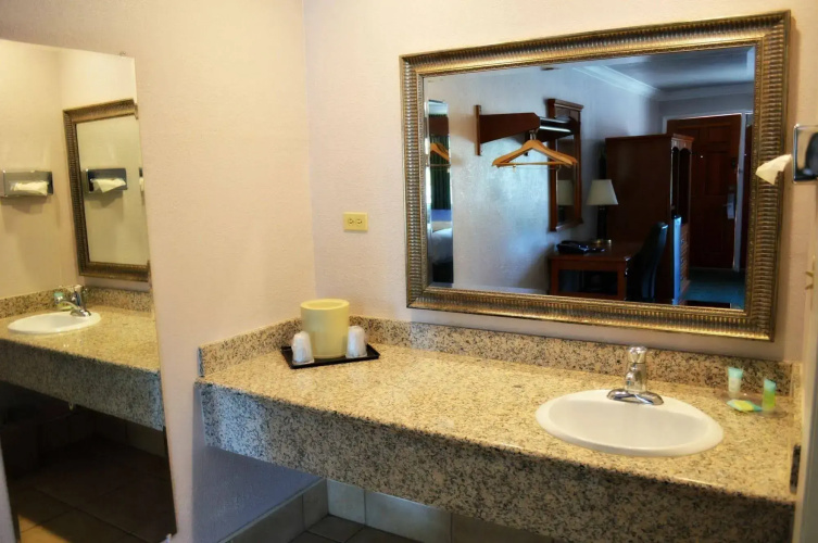 Journey Inn