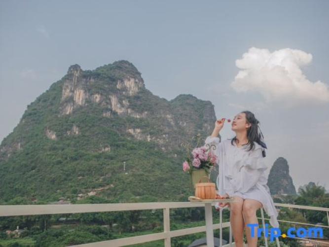 Range Rover Court Hotel (Yulonghe Branch in Yangshuo)