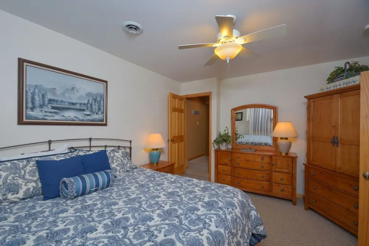 Sparky's Lodge by Taylor Made Deep Creek