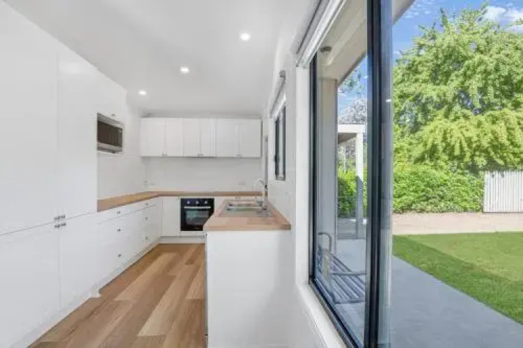 20 Toorak Road