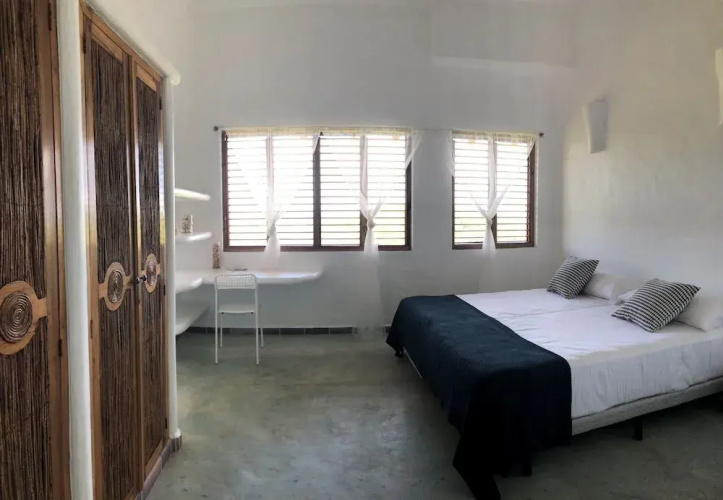 Villa Pina by Hostelsmates