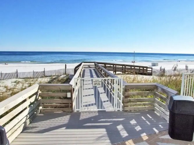 Pelican Pointe 803