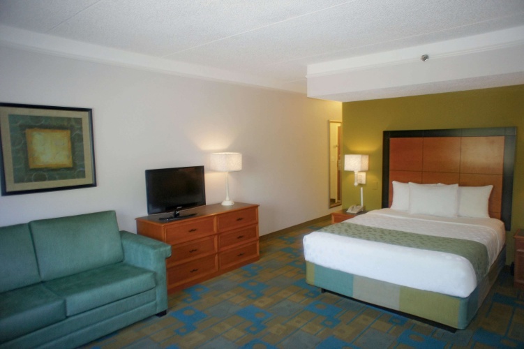 La Quinta Inn & Suites by Wyndham St. Pete-Clearwater Airpt photo 6