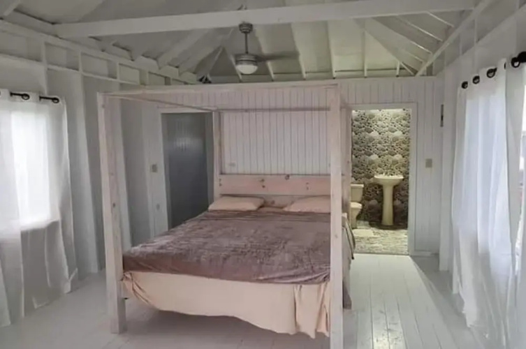 Captivating 1-bed Cottage in Codrington