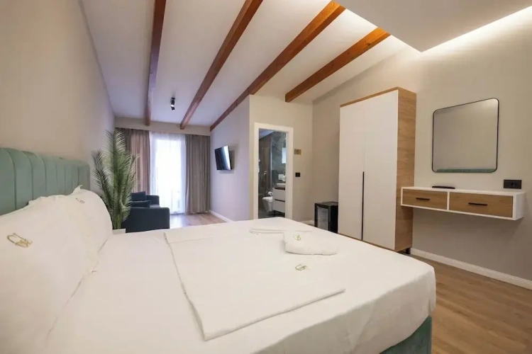 Standard Triple room with balcony