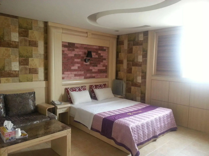 Bally Motel