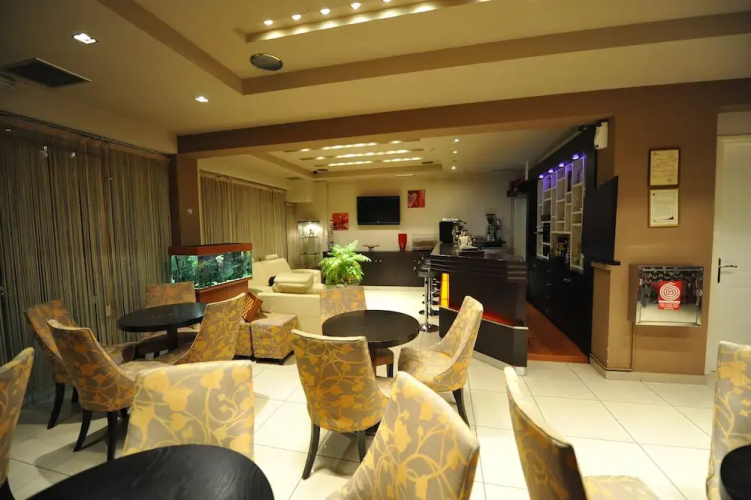 Ceragio Hotel & Apartments