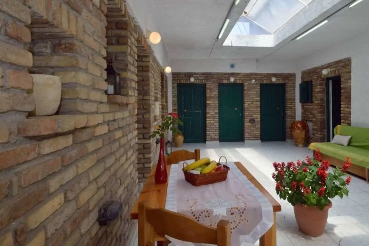 Damaskis Studios a Small Complex in Kassiopi