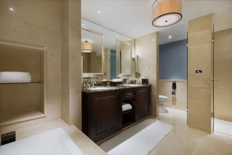 Premier room