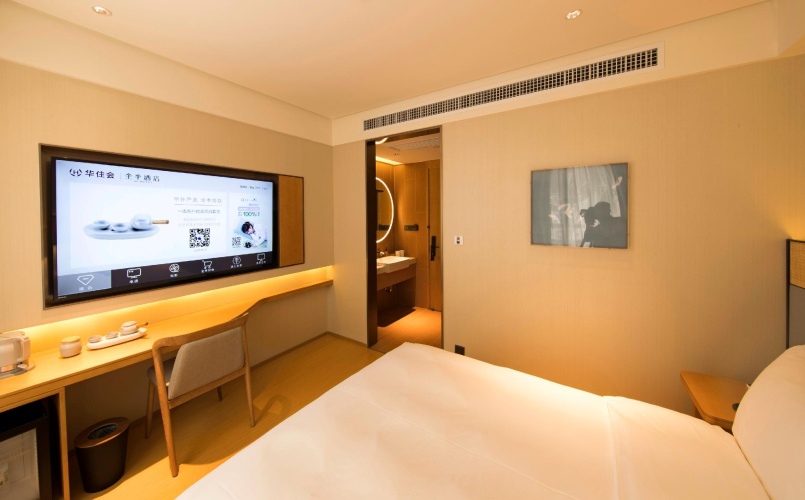 Standard Twin room with city view