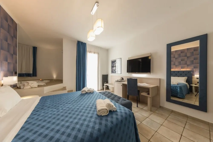 Standard Double room with balcony and with sea view