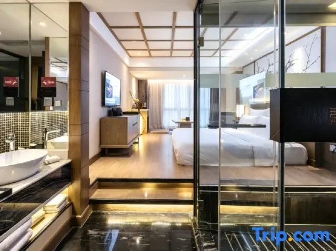 Standard Double room with view
