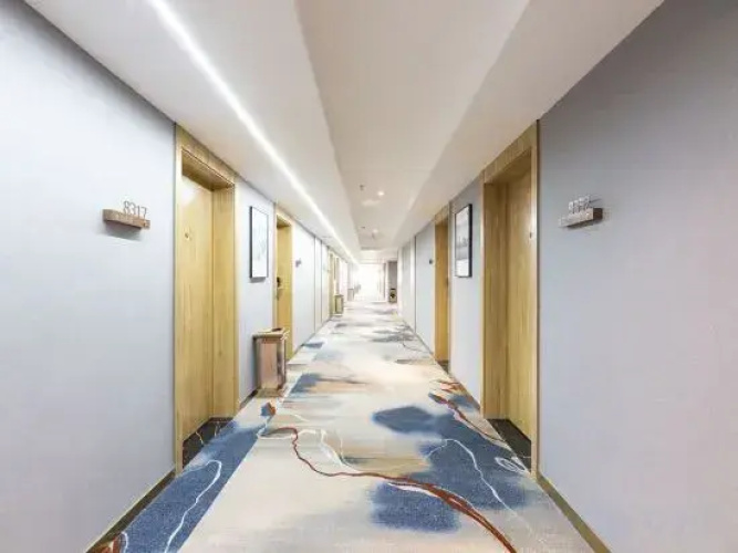 Super 8 Hotel (Linyi Changlin Street)