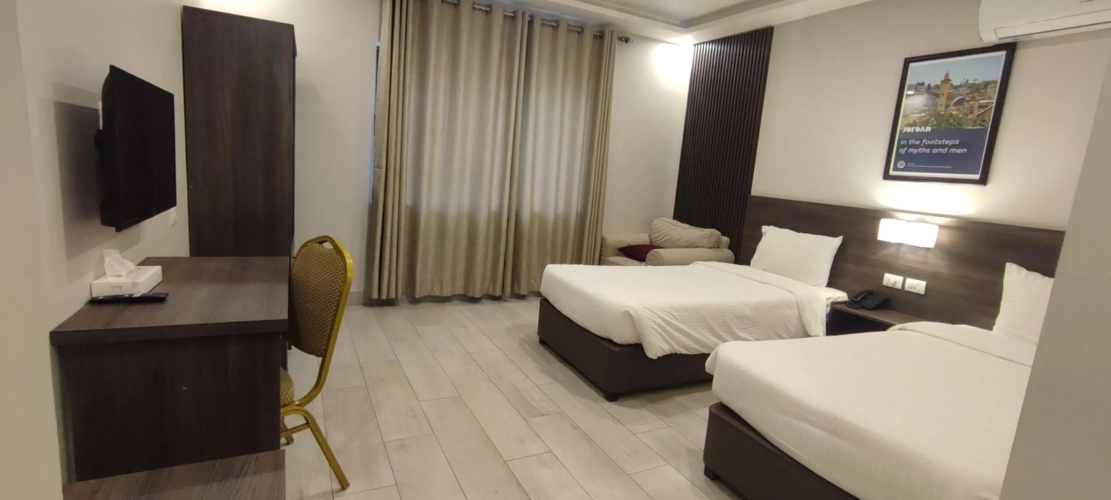 Black Iris Hotel II