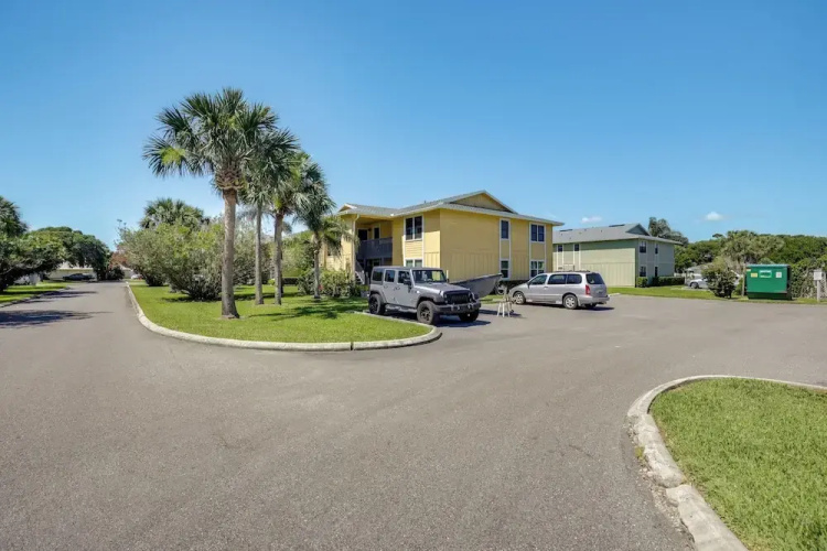 Walk to Pier: St Augustine Beach Condo w/ Balcony!