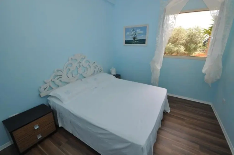 3 Bedrooms Cottage