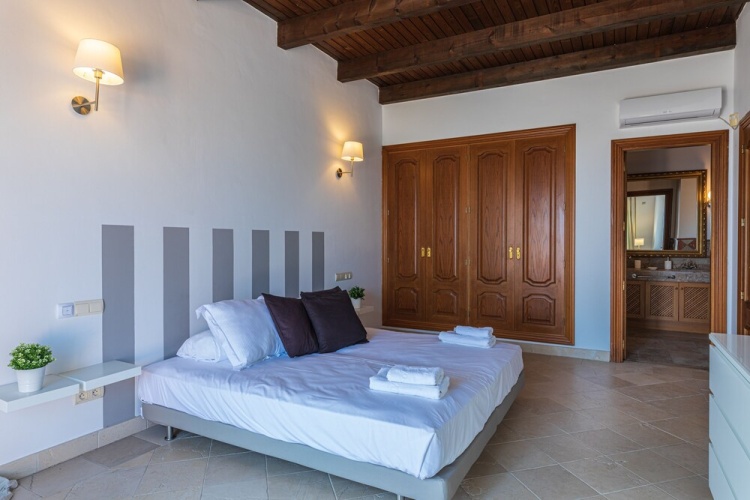2 Bedrooms Apartment with balcony and with sea view