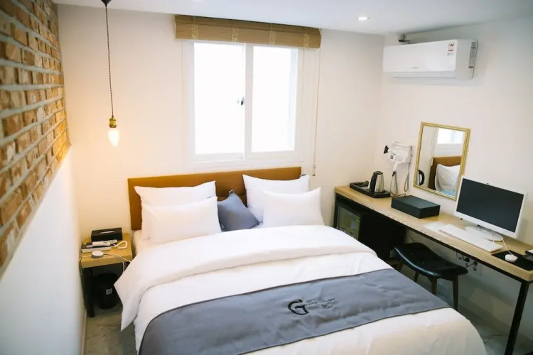 Gray Hotel
