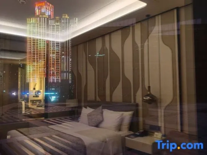 Standard Double room with city view