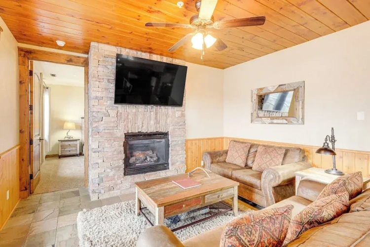 3 Bedrooms Apartment