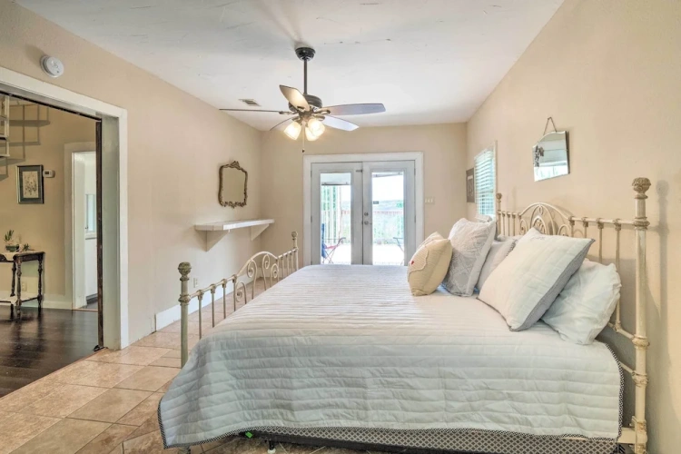 2 Bedrooms Cottage