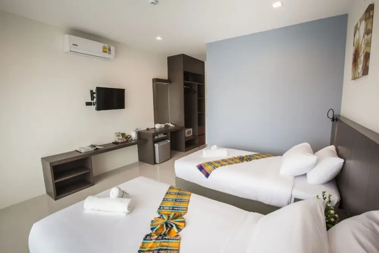 Standard Twin room with balcony