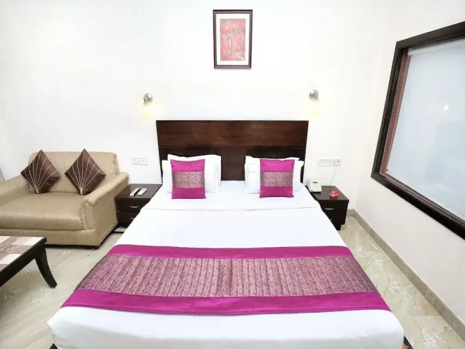 Hotel 42 by OYO Rooms